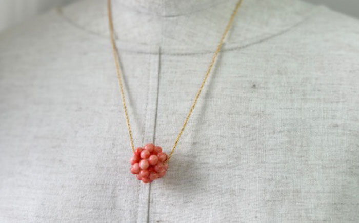 コーラルボールペンダント・チェーン２本付き【有限会社米沢サンゴ店】 [ATCX059]