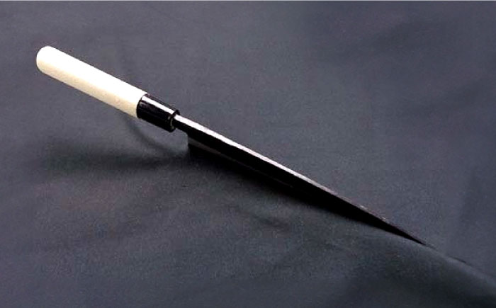 土佐打刃物職人謹製・本格黒打ち包丁　小柳包丁刃渡り２１０ｍｍ | 青2 朴 【グレイジア株式会社】 [ATAC448]