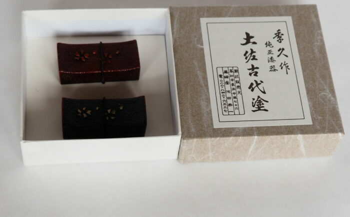 土佐古代塗 木製箸置き 2個セット /土佐古代塗 箸置き はし置き セット 木製 漆器 職人技 日本製 ペア 伝統工芸 美禄堂 ギフト 【美禄堂】 [ATBF064]