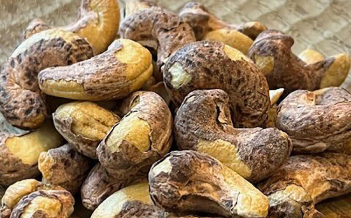 オトナ塩味が大人気!新たな味覚の扉を開く「うす皮付カシューナッツロースト 」約430g ×2袋 【あぜち食品】 [ATCC010]