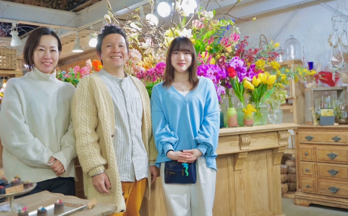 季節のおすすめ生花花束 ブーケM 1束 / らんまん 花 植物 お花 アレンジメント 高知 人気 おすすめ 送料無料【株式会社tomoni】 [ATCG021]