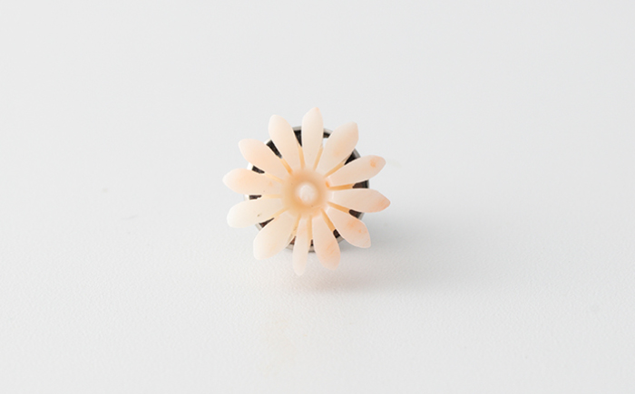 匠の技 フラワー彫刻 ピンタック 【有限会社米沢サンゴ店】 [ATCX030]