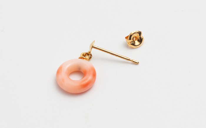 3月誕生石宝石珊瑚ピアス ピンクのサークル 【有限会社米沢サンゴ店】 [ATCX060]
