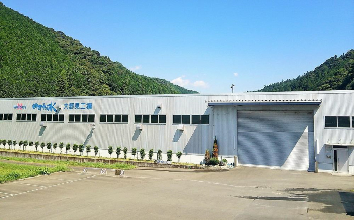 【3回定期便】【モンドセレクション受賞】四万十純天然水 各月2L×6本 計18本 / 水 天然水 飲料水 ミネラルウォーター 定期便【株式会社 四国健商】[ATAF101]