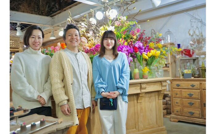 【3回定期便】季節のおすすめ生花花束一対 お供え 供花 初回花瓶付 【株式会社tomoni】 [ATCG032]