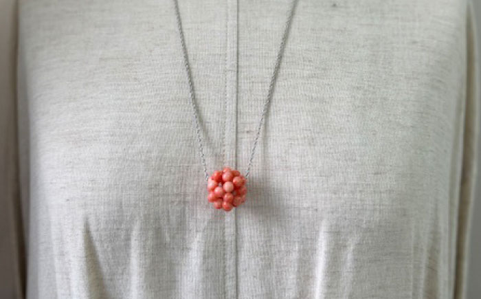 コーラルボールペンダント・チェーン２本付き【有限会社米沢サンゴ店】 [ATCX059]