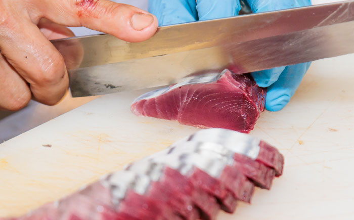 【冷凍】 びりガツオたたきと刺身 約250g/節 2節 冷凍 鰹 カツオ 魚 さかな 海鮮 魚介類 本場 土佐 個包装 ふるさと納税カツオ 高知県 高知市 刺し身 天然 【ゆず庵2】 [ATHM003]