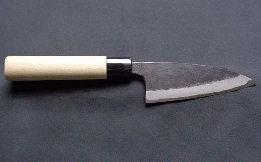 土佐の打ち刃物職人が作る、黒打ち小包丁　刃渡り105mm | 白2 朴【グレイジア株式会社】 [ATAC446]