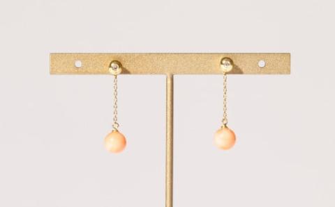 ダイヤ入り2wayピンクサンゴピアス［K18］