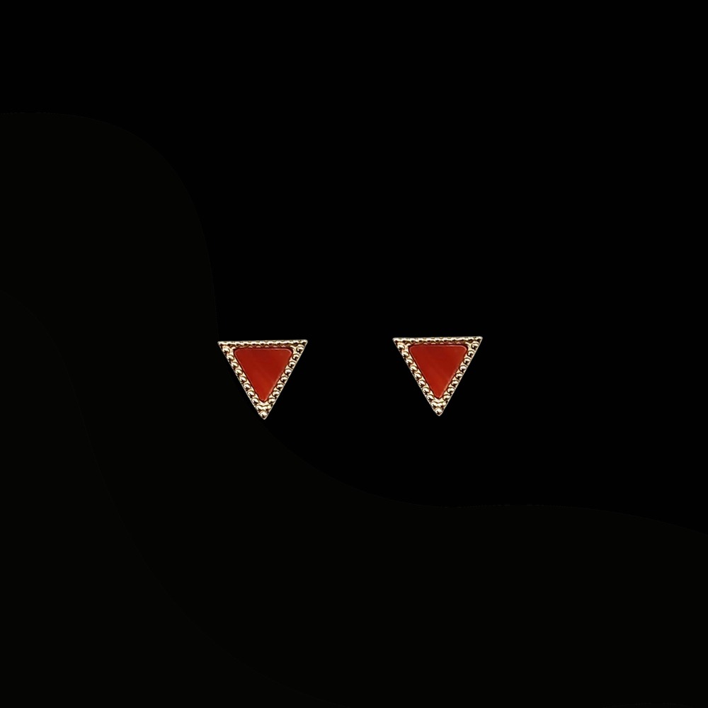 珊瑚 血赤珊瑚 トライアングル ピアス K10イエローゴールド 天然サンゴ 一点物 アクセサリー 厄除け お守り クリスマス バレンタイン 誕生日プレゼント 記念日 ホワイトデー ジュエリー 大人可愛い ギフト さんご サンゴ 高知県室戸市