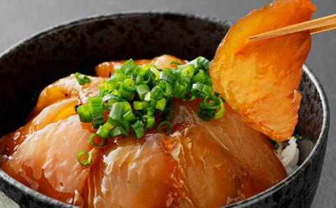 初音のオススメ３回定期便Ｂ＜カツオ・漬け丼・本マグロ＞ 刺身 漬け カツオのたたき 海鮮 魚 惣菜 30000円 送料無料 hn081