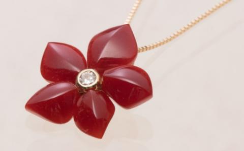【最高級】赤サンゴの花型ペンダント