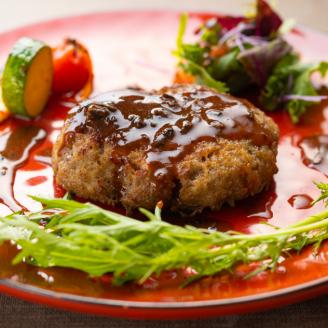 【ホテルメイド】土佐あかうし１００％ハンバーグステーキ自家製ソース（１５０ｇ×２個）年６回（偶数月）お届け