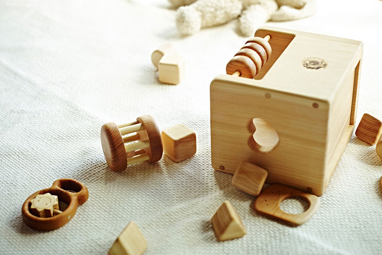 【木のおもちゃ】赤ちゃんの宝石箱(お星さま・箱入り) 名入れ可能