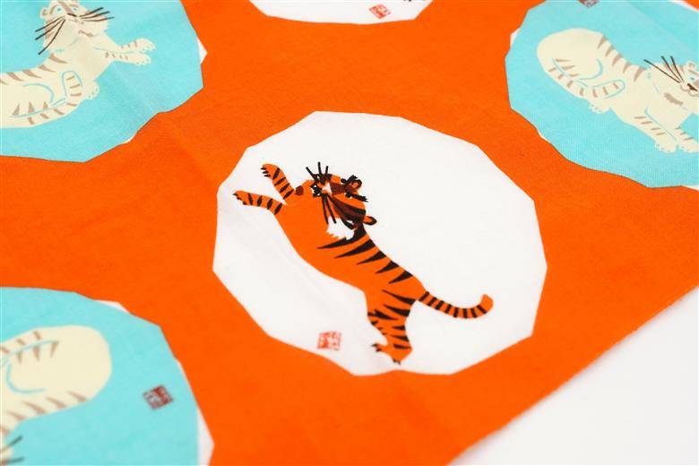 安芸虎純米酒山田錦80%(720ml)、手ぬぐいセット