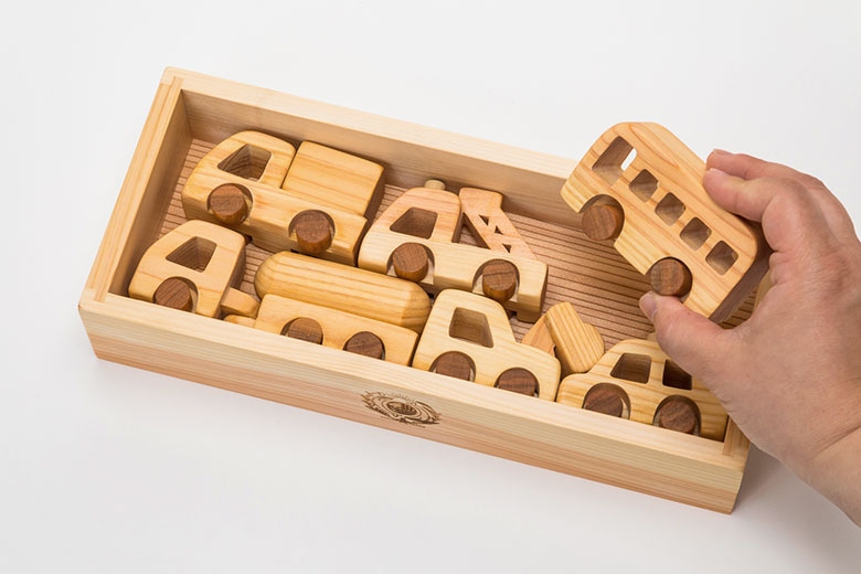 【木のおもちゃ】はたらく自動車セット 名入れ可能