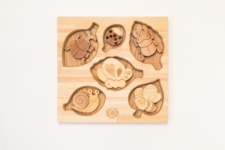 【木のおもちゃ】かくれんぼパズル さとやま 名入れ可能