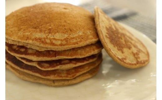 有機グアバ農園のもっちもち玄米パンケーキのもと200g×1袋と完熟フルーツソース1個セット