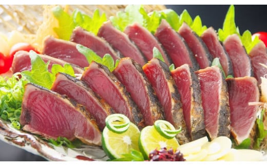 黒潮の赤い宝玉　本場土佐の『鰹の藁やきたたき』約700g（1.5節～2節）【カツオのたたき 鰹のたたき カツオ 鰹 魚 お魚 さかな 食品 人気 おすすめ 】