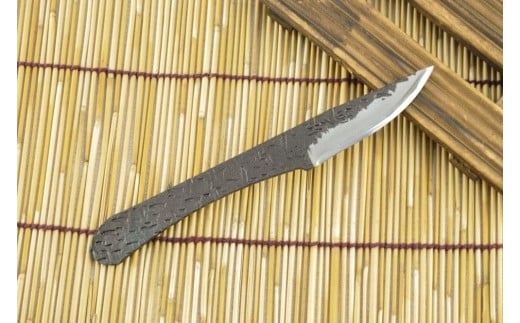 土佐鍛 クラフト万能小刀 土佐オリジナル白鋼 両刃 ケース無し | ナイフ キャンプ アウトドア 打刃物 土佐 鉈 剣鉈 なた 職人 山林 狩猟 熊 刃物 薪割り ハンドメイド 釣り 伝統 工芸 高知県 南国市