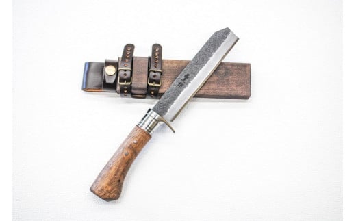 土佐渓流鉈 150 黒槌目 ステンツバ輪 | ナイフ キャンプ アウトドア 打刃物 土佐 鉈 剣鉈 なた 職人 山林 狩猟 熊 刃物 薪割り ハンドメイド 釣り 伝統 工芸 高知県 南国市