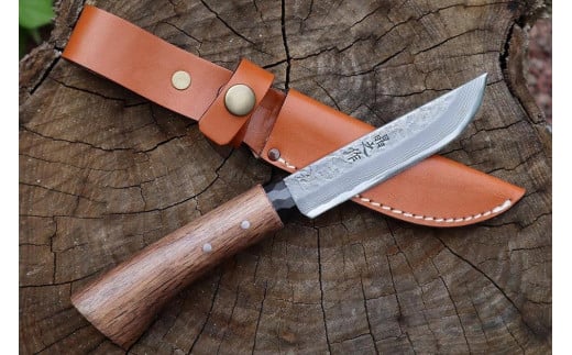 土佐渓流ナイフ105 黒丸輪 槌目磨 ダマスカス15層青紙2号鋼 | ナイフ キャンプ アウトドア 打刃物 土佐 鉈 剣鉈 なた 職人 山林 狩猟 熊 刃物 薪割り ハンドメイド 釣り 伝統 工芸 高知県 南国市