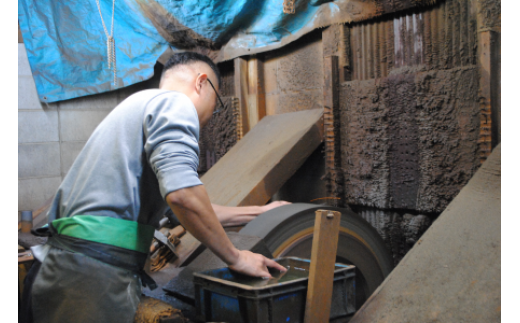 三徳包丁１８０ミリ銀３鋼　三徳 包丁 日本製 ステンレス 