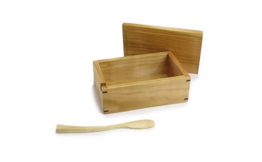 桜のバターケースと桧のバターナイフ