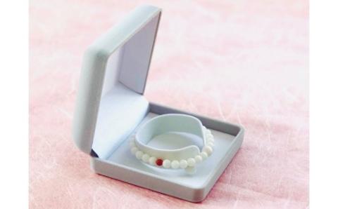 白サンゴ＆赤サンゴ2個 ブレスレット・女性用 【高知】