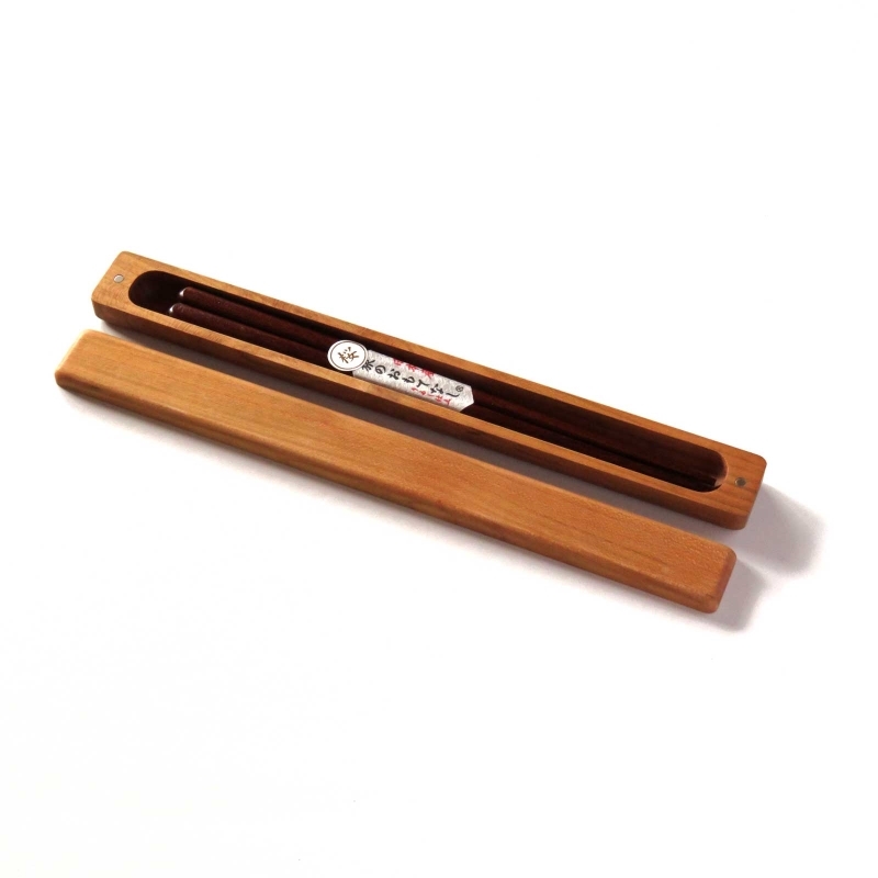 桜のお箸入れ お箸 セット TR108 お箸 はし 箸入れ 箸箱 セット 国産 桜 さくら サクラ 手軽 加工 磁石 土佐龍 日用品 調理 料理 食事 高知県 須崎市 【木の料理人】