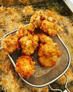 宗田節入りからあげ（冷凍950g）×２パック 四万十鶏 鶏むね肉 鳥 唐揚げ 揚げるだけ 簡単 おつまみ ビール おかず お弁当 惣菜 夜食 冷凍食品 時短 おいしい 国産 プレゼント【R01662】