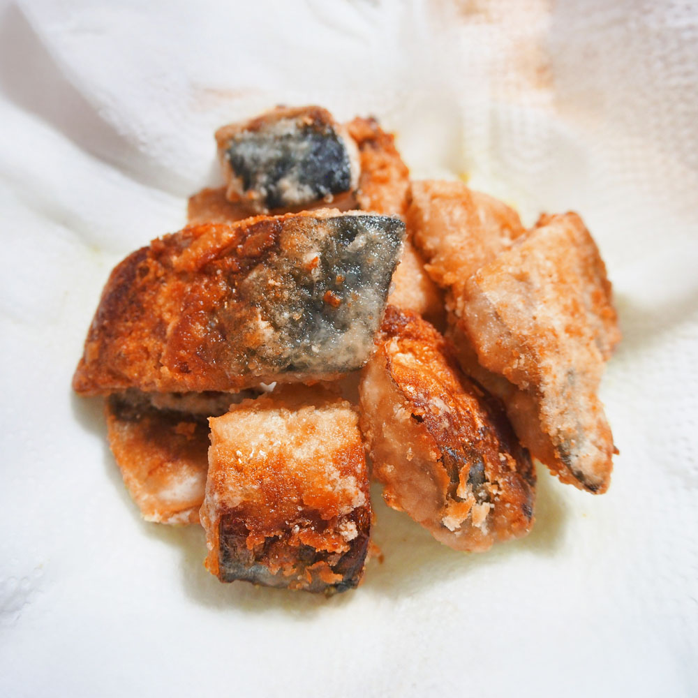 さばの竜田揚げ 1kg 1パック サバ 鯖 ごまさば 骨取り 骨なし 揚げるだけ 味付き 衣付き 冷凍食品 惣菜 唐揚げ お弁当 おかず 簡単 手軽 冷凍 配送【R01320】