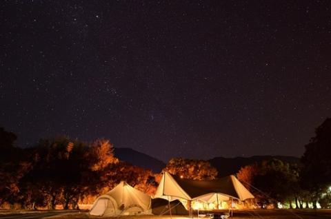 スノーピーク土佐清水キャンプフィールド宿泊券（1泊 1組6名まで）～フリーサイトプラン～旅行券 トラベル【R00594】