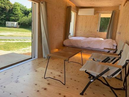 スノーピーク土佐清水キャンプフィールド宿泊券（1泊 大人2名）～住箱+SP土佐清水限定Tシャツプラン～旅行券 トラベル 限定  Tシャツ2枚の特典付【R00729】