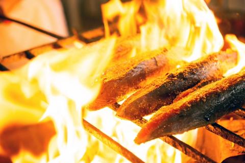 一本釣り漁師歴40年の職人技！かつおのたたき・ポン酢セット400g（1～2節）藁焼き 本場　高知　土佐　鰹　カツオ　タタキ　わら焼き　ぽん酢　冷凍【R00351】