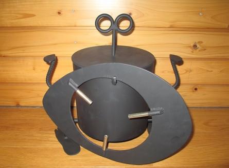 鋼板製ロボット型 七輪 「しち丸」アウトドア BBQ バーベキュー レジャー キャンプ 卓上 コンロ 防災グッズ 炭火焼きレジャー用品 インテリア ユニーク オリジナル 鋼板 送料無料【R00740】