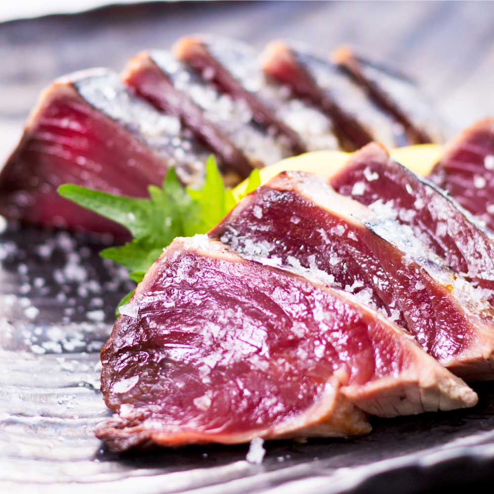 鰹とブリの藁焼きたたき 各1本ずつ かつお カツオ ぶり 鰤 わら焼き タタキ 魚 海鮮 シーフード 魚介 刺身 お刺身 新鮮【R01423】