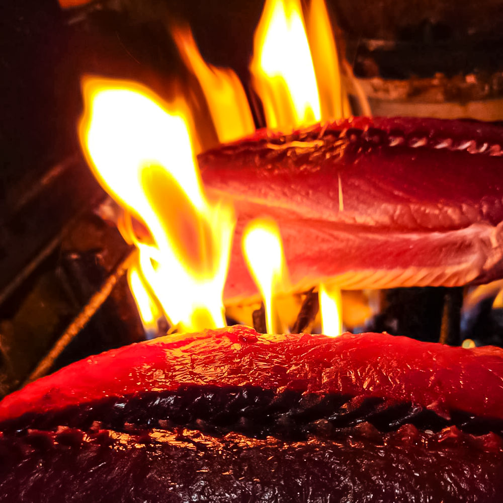 日戻りかつおのたたき 藁焼き 戻り鰹（2～3節 約900g）薬味３種・特製ぽん酢付 鰹 カツオ たたき 鰹のタタキ 高知 直送 刺身 お刺身 タタキ 高知 名物 本場 タタキ 魚 藁焼き ワラ焼き 冷凍配送【R01461】