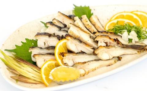 薬味付き 藁焼き カツオのたたき（１節）×ウツボのたたき（１P）食べ比べ Wセット 冷凍 刺身 さしみ 魚介 海鮮 おかず 惣菜 鰹 かつお タタキ うつぼ 淡白 珍味 新鮮 食品 冷凍 配送【R00525】