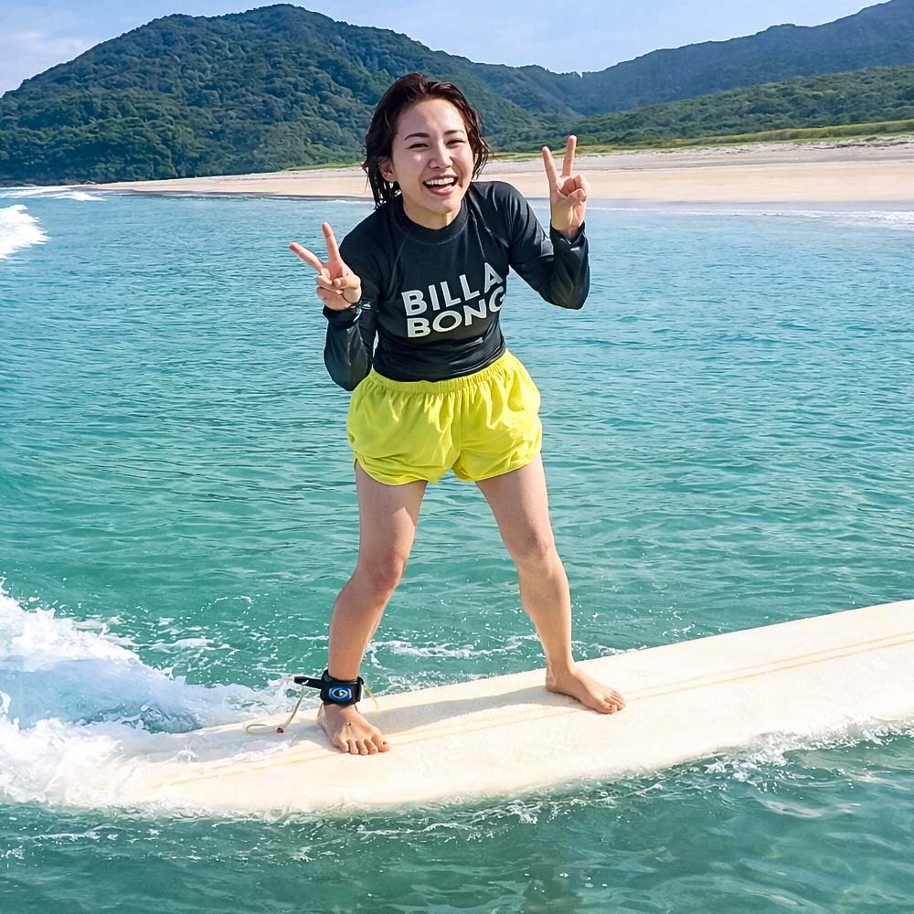 高知 サーフィン スクール 体験券 1名分（初心者向けコース）プロが教える本格レッスン 絶景 太平洋の楽園・大岐の浜 体験チケット サーフィンスクール 体験チケット 高知県 大自然 四国 マリンスポーツ【R01593】