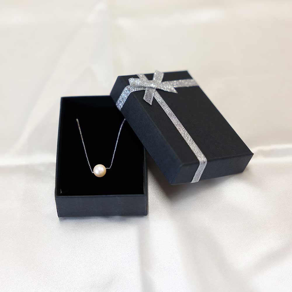 あこや本真珠 シルバーチェーン ネックレス（8.5mm～8.9mm）ホワイトピンクカラー 簡易保管ケース付 ペンダント パール アクセサリー プレゼント 母の日 贈り物 ギフト 6月誕生石 かわいい 可愛い おしゃれ お洒落 【R01521】