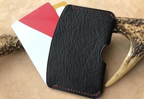 鹿革のカードケース -黒-（シンプル小さめ）革小物 革製品 レザー ハンドメイド レザークラフト ブラック お洒落 おしゃれ 小物 定期入れ 免許証 ケース ギフト 植物タンニン 鞣し【R00587】