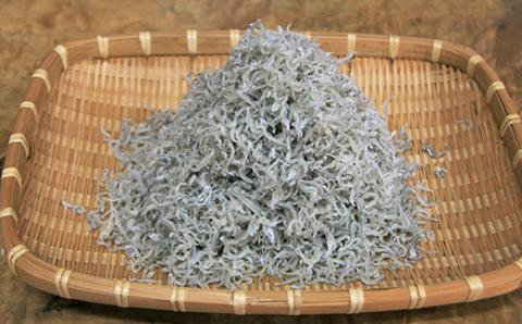 【6回定期便】老舗海産物店の土佐黒潮こだわりちりめんじゃこ560g【2ヶ月に１回お届け】（計3.36kg）R6-752