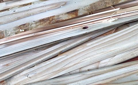 四万十のストーブ薪（ヒノキの焚き付け薪）約15kg 24-897