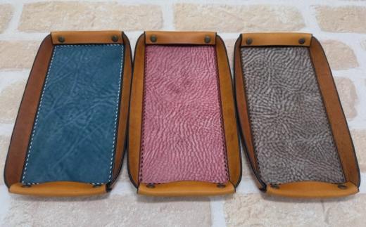 手縫いの本革「オリジナル 革トレイ」【カラー：ダークブラウン】上質 職人 手作り レザー 革 牛革 革製品 レザートレイ 小物入れ 収納 インテリア シンプル おしゃれ ギフト プレゼント 贈り物 高知県 四万十市 四万十 しまんと ダークブラウン