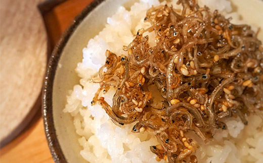 こだわり の ちりめんじゃこ 560g 冷凍 小分け 便利 惣菜 海の幸 じゃこ 無添加 無着色 国産 小魚 魚介 海産物 シーフード グルメ お取り寄せ ギフト お中元 お歳暮 贈答 包装対応 のし対応 ちりめんじゃこ560g