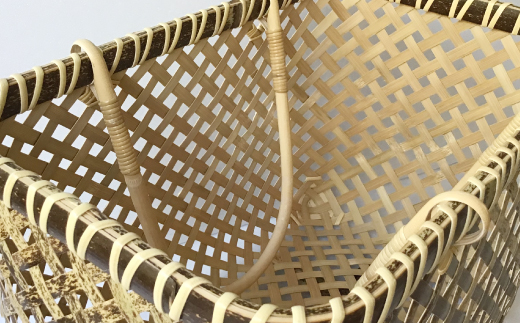 【 ハンドメイド 】 竹細工 虎竹 四ツ目 買い物篭 バッグ かご カゴ 篭 若鮎クラフト 工芸品 工芸 日用品 雑貨 インテリア バンブー 職人 手作り 上品 高級感 おしゃれ 国産 土佐 高知県 高知 四万十市 四万十 しまんと お取り寄せ