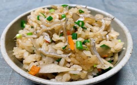 【定期便】土佐黒潮ふんわりしらす650g・こだわりちりめんじゃこ560g　【1カ月に1回交互にお届け　全12回】（合計7.26kg）R6-652