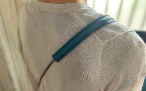 手縫いの本革「スマホショルダー」【カラー：6色よりお選びください】