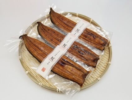 【ギフト用（包装・のし対応）】＜四万十食品＞うなぎ蒲焼　長焼３尾／ＣＤ